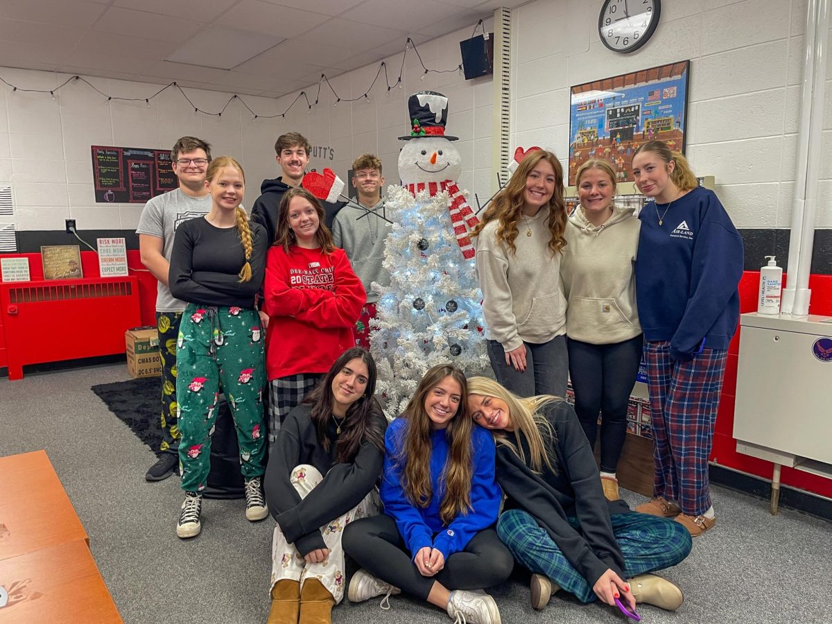 Journalism Seniors Say Goodbye
